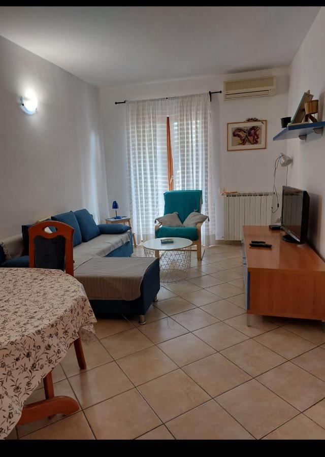 Apartments Graciela Пула Екстер'єр фото